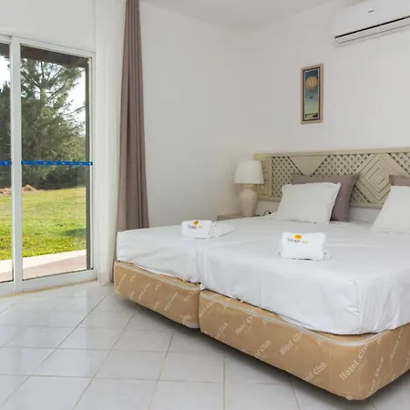 Estima Golf House By Ici דירה אלבופיירה